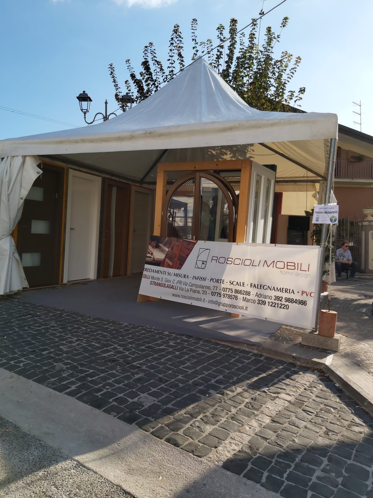 ROSCIOLI ARREDAMENTI ALLESTIMENTO